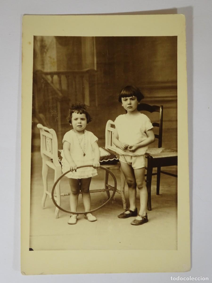 Photographie ancienne: ANTIGUA TARJETA POSTAL FOTOGR&Aacute;FICA DE ESTUDIO, NI&Ntilde;AS, VER FOTOS