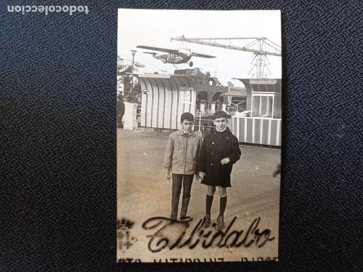 Fotograf&iacute;a antigua: FOTOGRAFIA COMERCIAL VISITA AL TIBIDABO. AVION PARQUE ATRACCIONES
