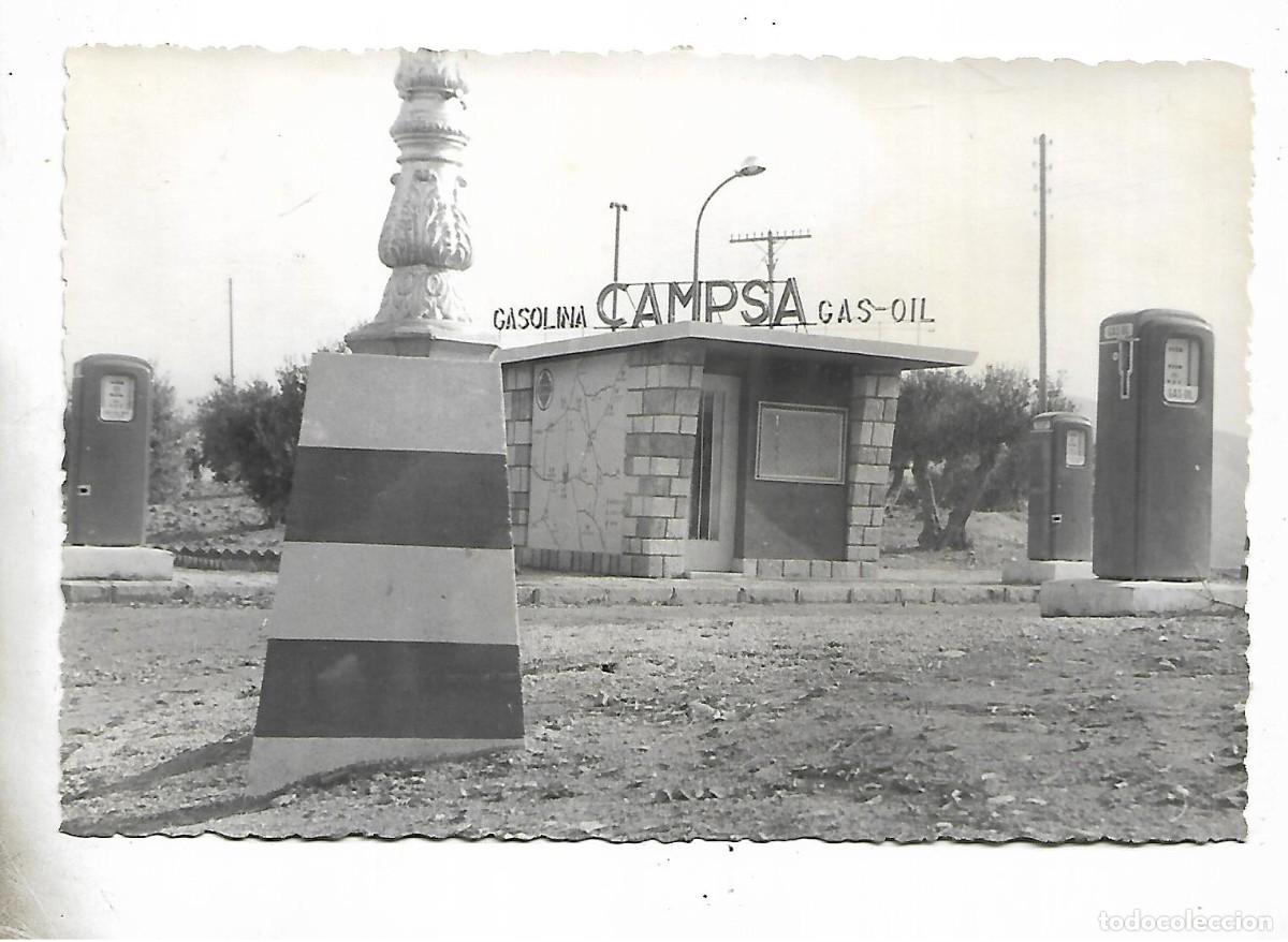 Fotograf&iacute;a antigua: M12- ANTIGUA FOTOGRAFIA - GASOLINERA CON 3 SURTIDORES DE UN PUEBLO - FOTO HIGINIO -VELAZQUEZ-JAEN