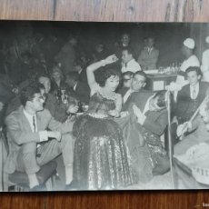 Fotografía antigua: FOTOGRAFÍA DE ACTUACIÓN ARTISTA EGIPCIA, AÑO 1964. DEDICATORIA DE LA ARTISTA EN PARTE TRASERA