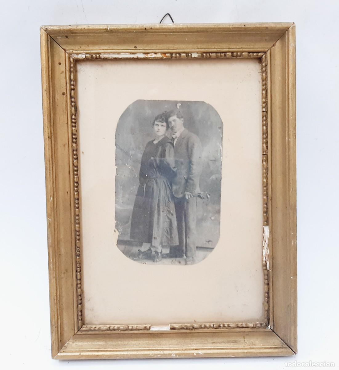 Fotograf&iacute;a antigua: Vintage Framed 1930's Black and White Photo of a Couple (14.2)