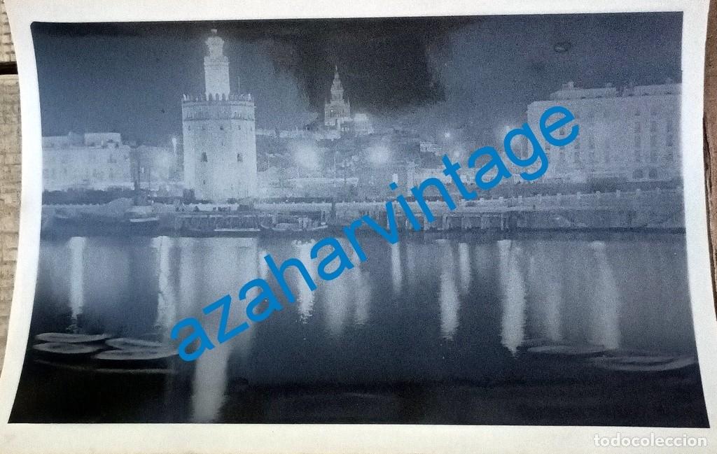 Fotografia antica: SEVILLA, ANTIGUA FOTOGRAFIA DE LA TORRE DEL ORO Y EL RIO GUADALQUIVIR DE NOCHE, 175X120MM