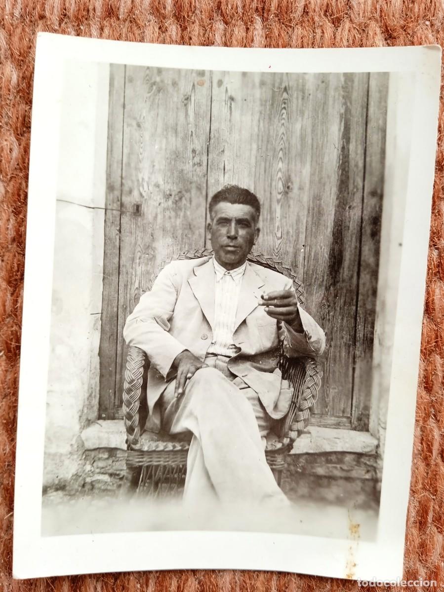 Alte Fotografie: SE&Ntilde;OR EN SILLA DE MIMBRE