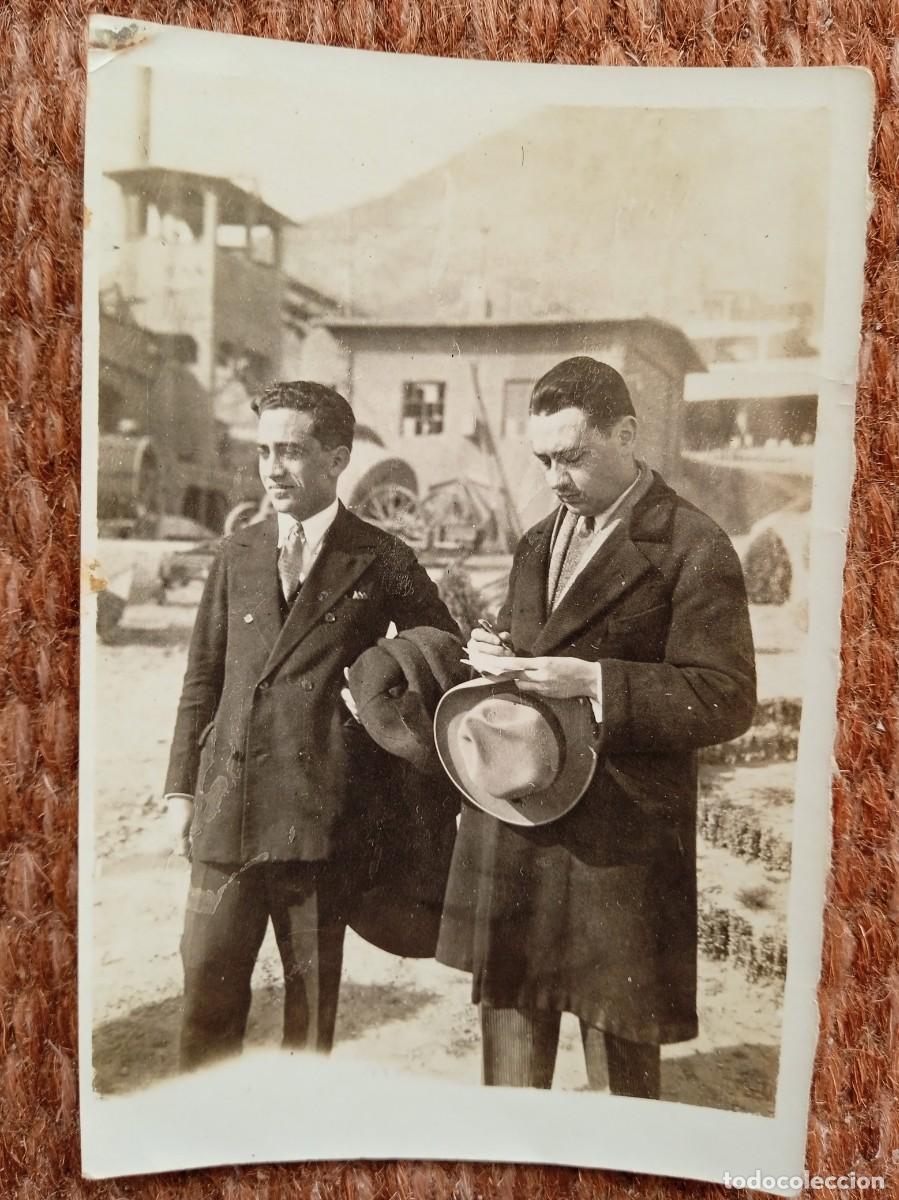 Fotograf&iacute;a antigua: SE&Ntilde;ORES EN BARCELONA 1927 - Foto 1