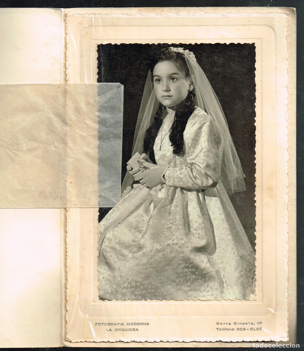 Fotograf&iacute;a antigua: 1953 circa OLOT FOTOGRAF&Iacute;A MODERNA LA ORQUIDEA J.A. SATORRE NENA VESTIT COMUNI&Oacute; AMB MISAL I GUANTS