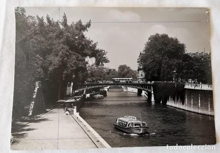 Fotografia antica: FOTO ORIGINAL/OLD GENUINE PHOTOGRAPH: PARIS PORT MONTEBELLO PONT AU DOUBLE HUDSON BATEAUX 1940-50
