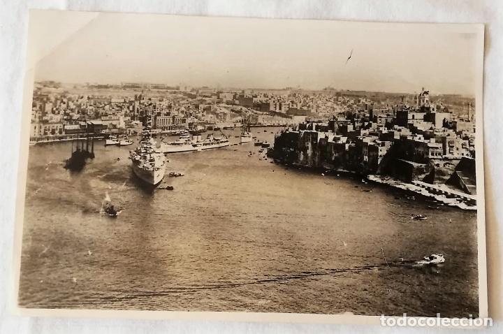 Fotografia antica: FOTO ORIGINAL/OLD GENUINE PHOTOGRAPH: ISLA DE MALTA VISTA DEL PUERTO Y POBLACI&Oacute;N 1945