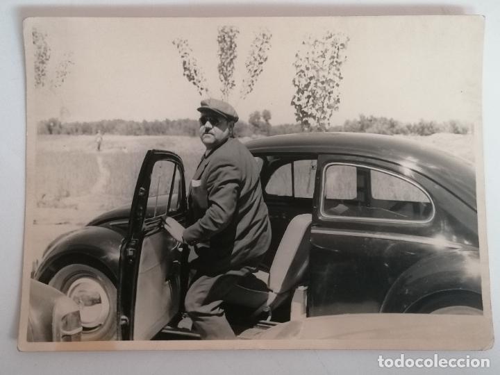 Fotograf&iacute;a antigua: FOTOGRAFIA COCHE SEGUIMIENTO VUELTA CICLISTA A ESPA&Ntilde;A 1958, MEDIDAS 17,5 X 13 CM