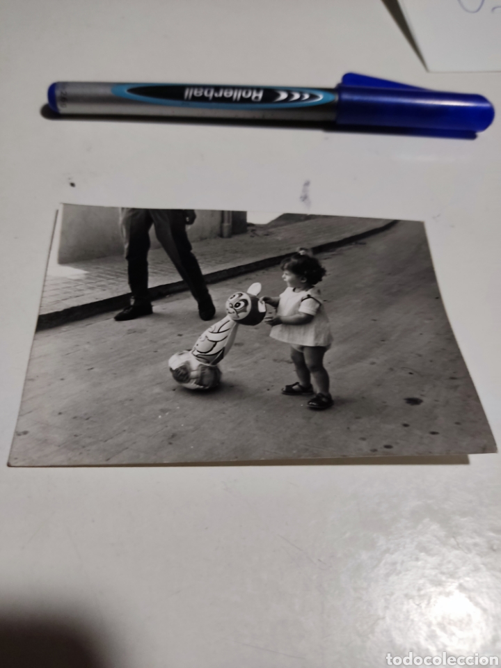 Antique Photography: Fotograf&iacute;a antigua ni&ntilde;a con juguete