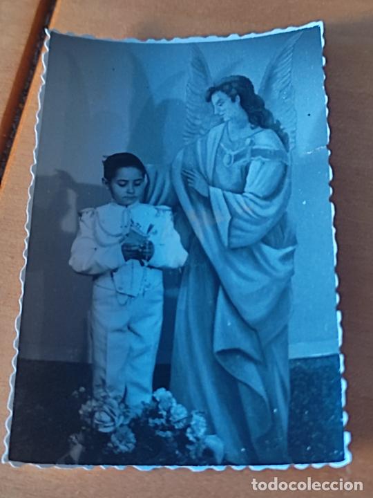 Fotograf&iacute;a antigua: RECORDATORIO * FOTO PARTICULAR COMUNION NI&Ntilde;O A&Ntilde;OS 60 JESUS 8 X 5,5 CM FOTOGRAFIA BN ORIGINAL