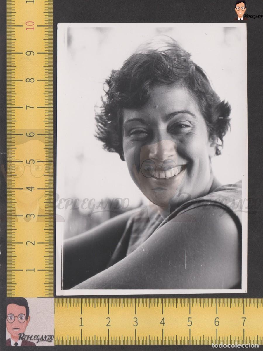 Fotografia antiga: RETRATO GUAPA CHICA JOVEN SONRIENDO PRIMER PLANO / FOTO ANTIGUA A&Ntilde;O 1958 / MUJER ESPA&Ntilde;A
