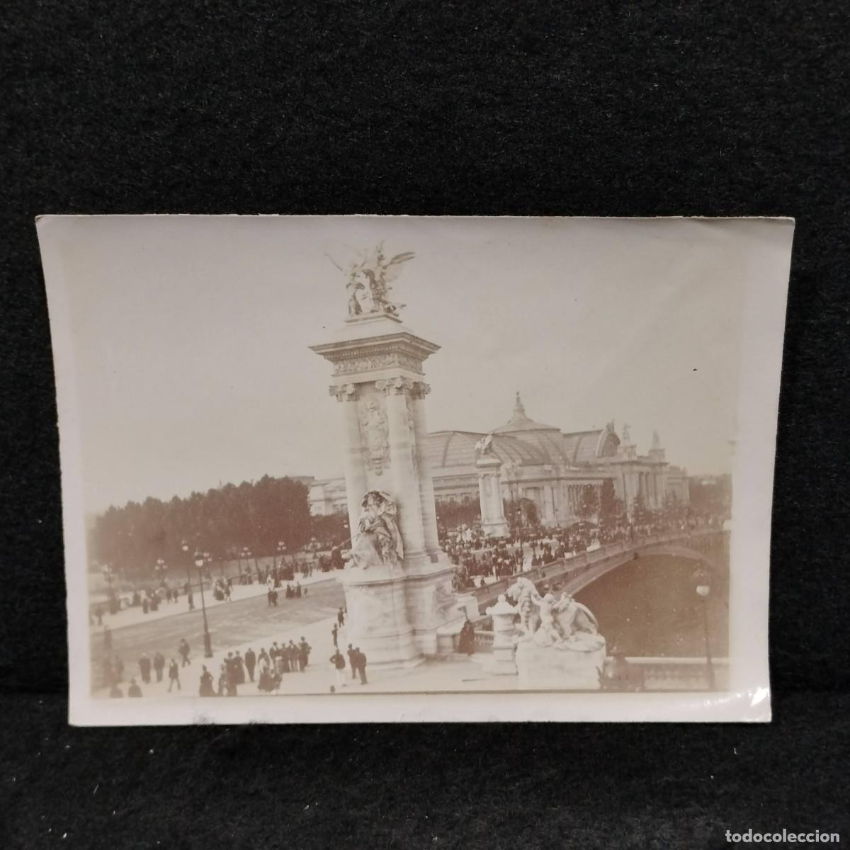Fotografia antica: ANTIGUA FOTOGRAFIA - GENTE PASEANDO POR PUENTE A CATALOGAR - C. 1900 - 11 cm / 183