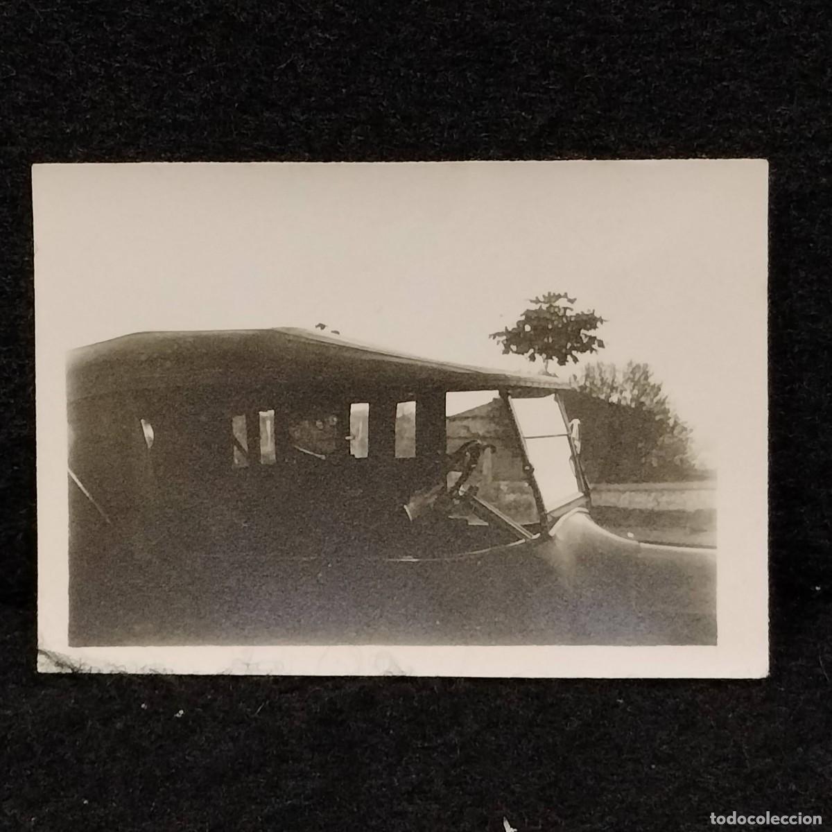 Photographie ancienne: ANTIGUA FOTOGRAFIA - SE&Ntilde;OR CONDUCIENDO VEHICULO ANTIGUO - C. 1900 - 6 cm / 296