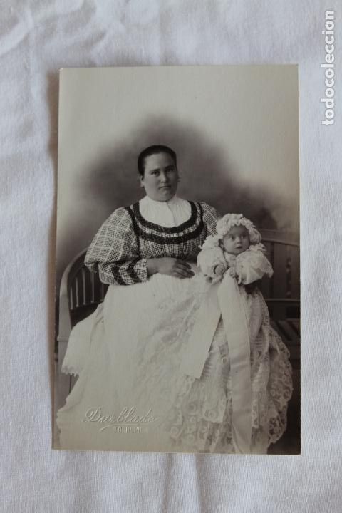 Fotograf&iacute;a antigua: MADRE CON NI&Ntilde;O BAUTISMO FOTOGRAFO DARBLADE A&Ntilde;OS 20