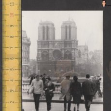 Fotografía antigua: VISTA DE LA CATEDRAL NOTRE DAME EN UN DÍA DE LLUVIA - FOTO ANTIGUA AÑO 1956 - PARIS FRANCE FRANCIA