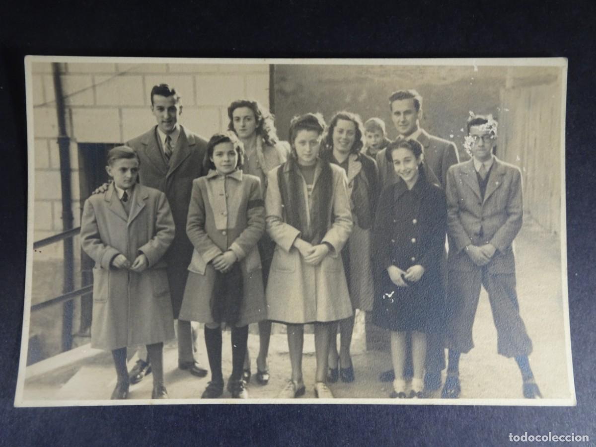 Alte Fotografie: ANTIGUA TARJETA POSTAL FOTOGR&Aacute;FICA, GRUPO DE PERSONAS, TRAJES DE &Eacute;POCA, , VER FOTOS