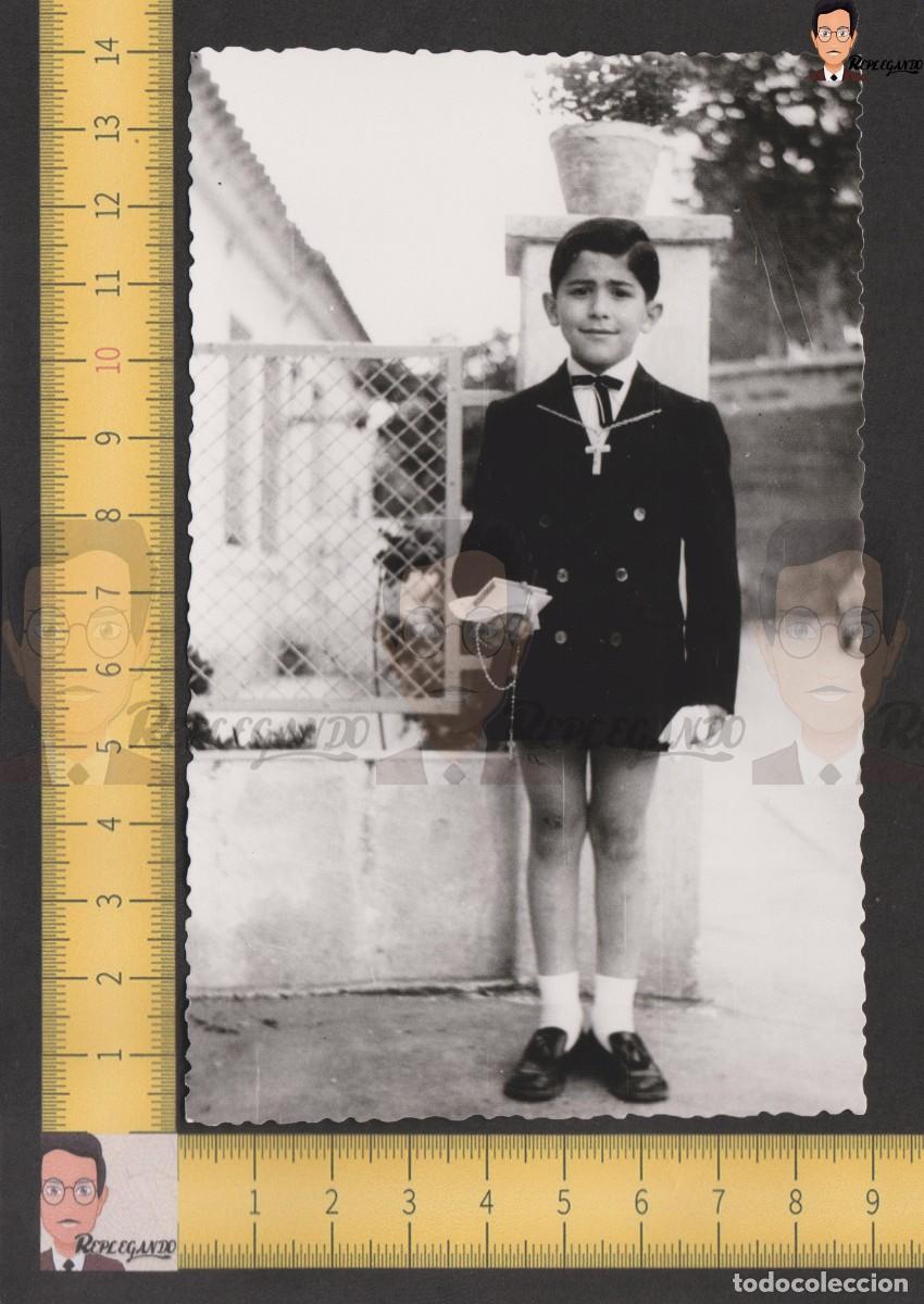 Fotografia antica: SIMP&Aacute;TICO NI&Ntilde;O TRAJE PRIMERA COMUNION PANTAL&Oacute;N CORTO - FOTO ANTIGUA A&Ntilde;OS 50/60 - ESPA&Ntilde;A INFANCIA