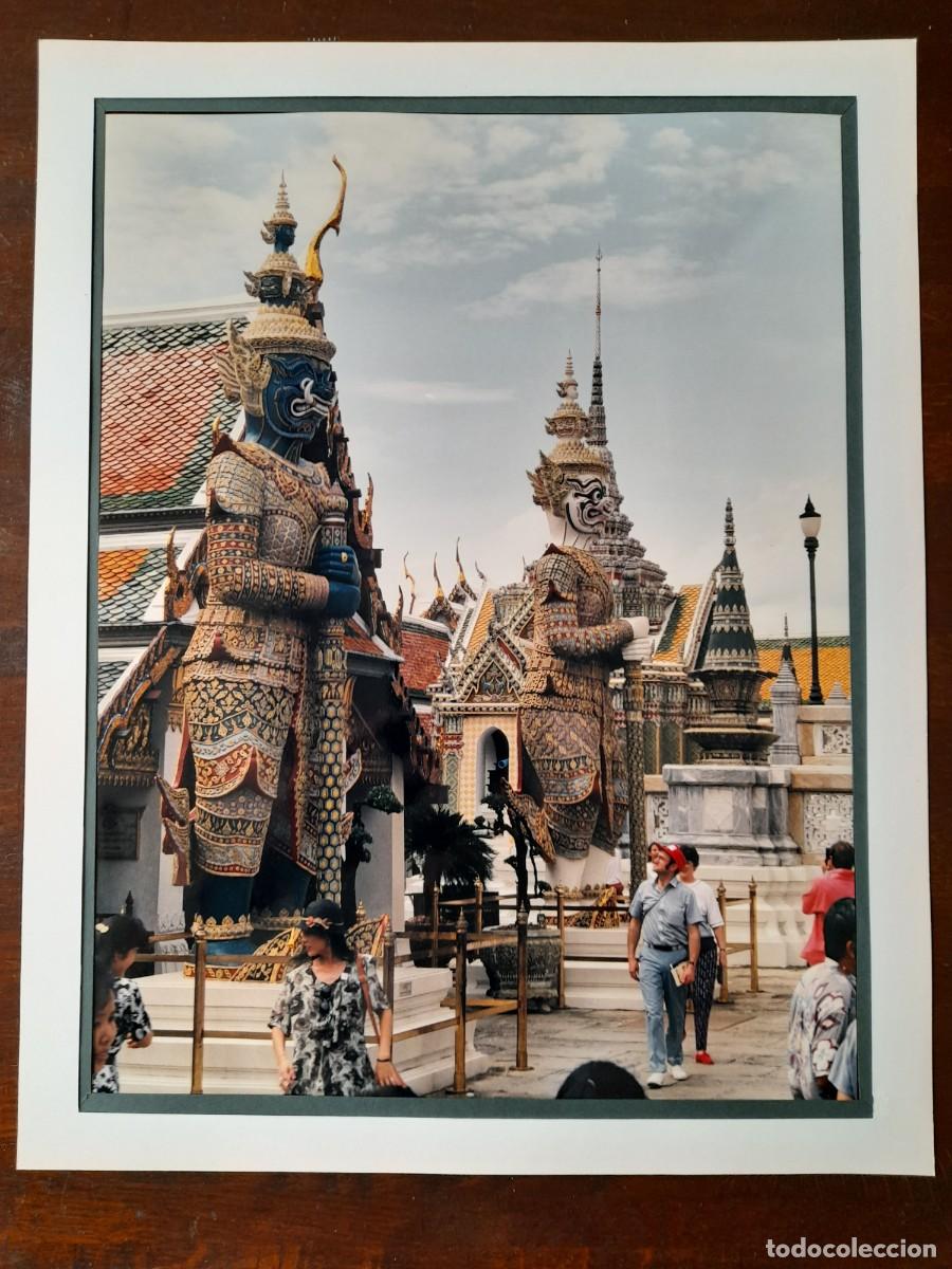 Fotografia antica: Foto poster detalle de los guardianes entrada al templo del Wat Phra Kaeo Palacio Real Bangkok