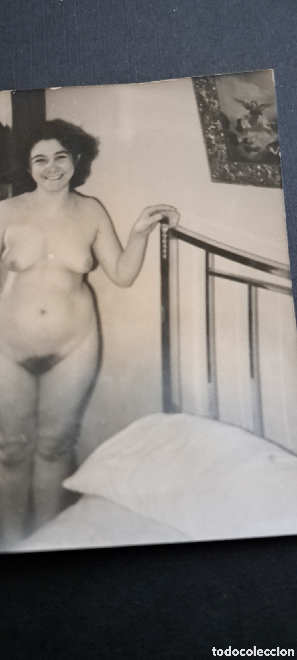En 4 fotos mujer desnuda