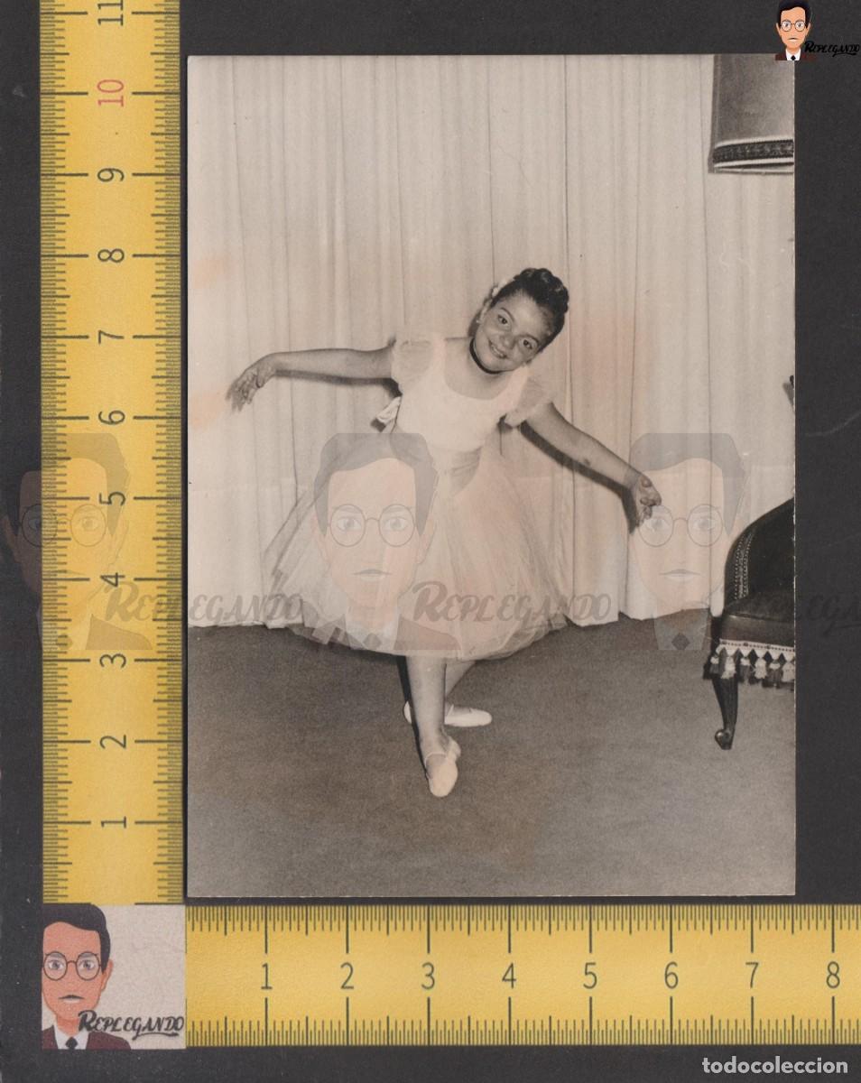 Fotograf&iacute;a antigua: NI&Ntilde;A VESTIDO BAILARINA BALLET POSA HACIENDO PASO - FOTO ANTIGUA A&Ntilde;O 1956 - ESPA&Ntilde;A DANZA INFANCIA