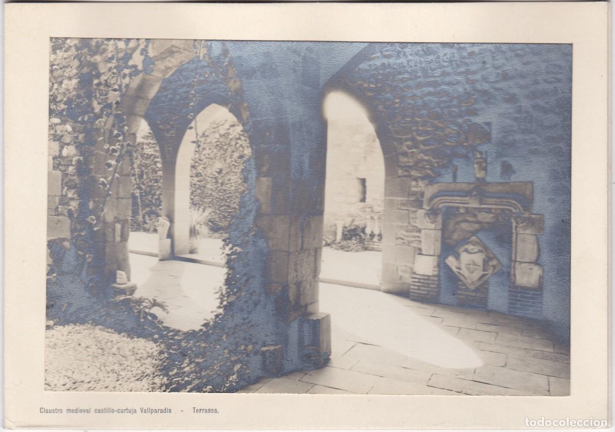 Fotograf&iacute;a antigua: Terrassa - Claustro medieval del Castillo-Cartuja de Vallparad&iacute;s - 170x114mm - Hilaturas Castells SA