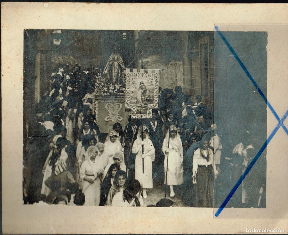 Fotograf&iacute;a antigua: 1918 26/5 SANS, PROCESS&Oacute; AMB ESTANDARTS, VESTALS I PAS AMB LA MARE DE D&Eacute;U