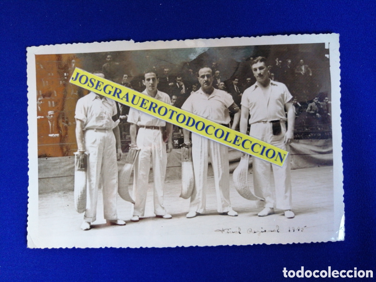 Fotograf&iacute;a antigua: PELOTA VALENCIANA (PILOTA VALENCIANA) CAMPEONATO REGIONAL 1945 SELLO FOTOGR&Aacute;FICO FINEZAS(VALENCIA)