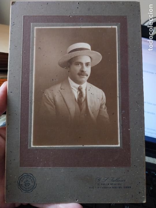 Alte Fotografie: 1923 CABALLERO SOMBRERO BUENOS AIRES RIVADAVIA FOTOGRAFIA CART&Oacute;N LEER 22,7 X 15,7