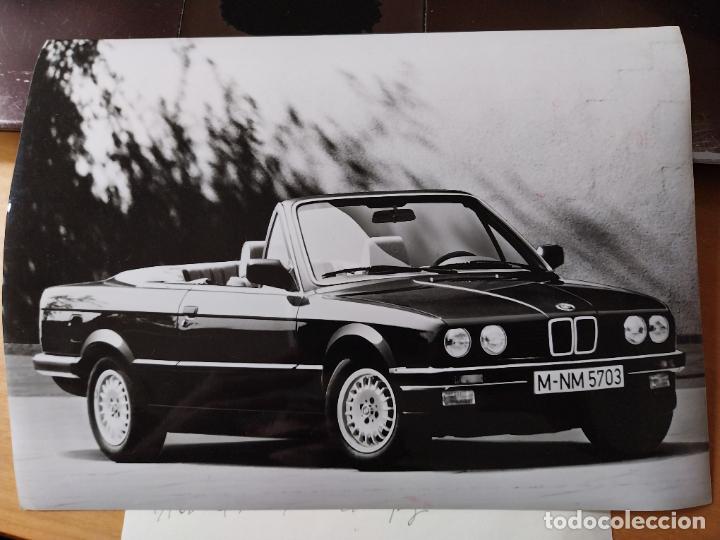 Fotograf&iacute;a antigua: BMW 325 I CABRIO FOTO AGENCIA 23,8 X 17,4 CM DORSO SELLOS Y ESCRITOS A&Ntilde;O 1985