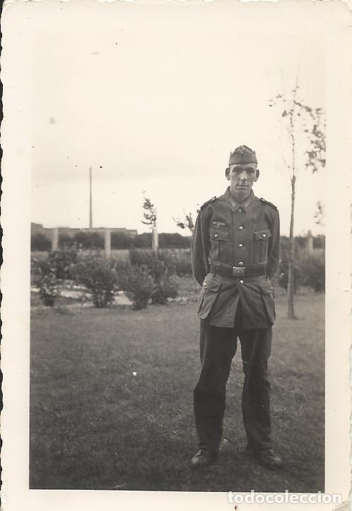 Fotograf&iacute;a antigua: Fotograf&iacute;a Alemania Nazi. Segunda Guerra Mundial. Soldado alem&aacute;n. 9x6 cm.