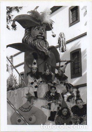 Fotograf&iacute;a antigua: FOTOGRAFIA CARNAVAL DE CADIZ. CARROZA EN LA CABALGATA. 17,7X12,8 CM. FOTCAR-320