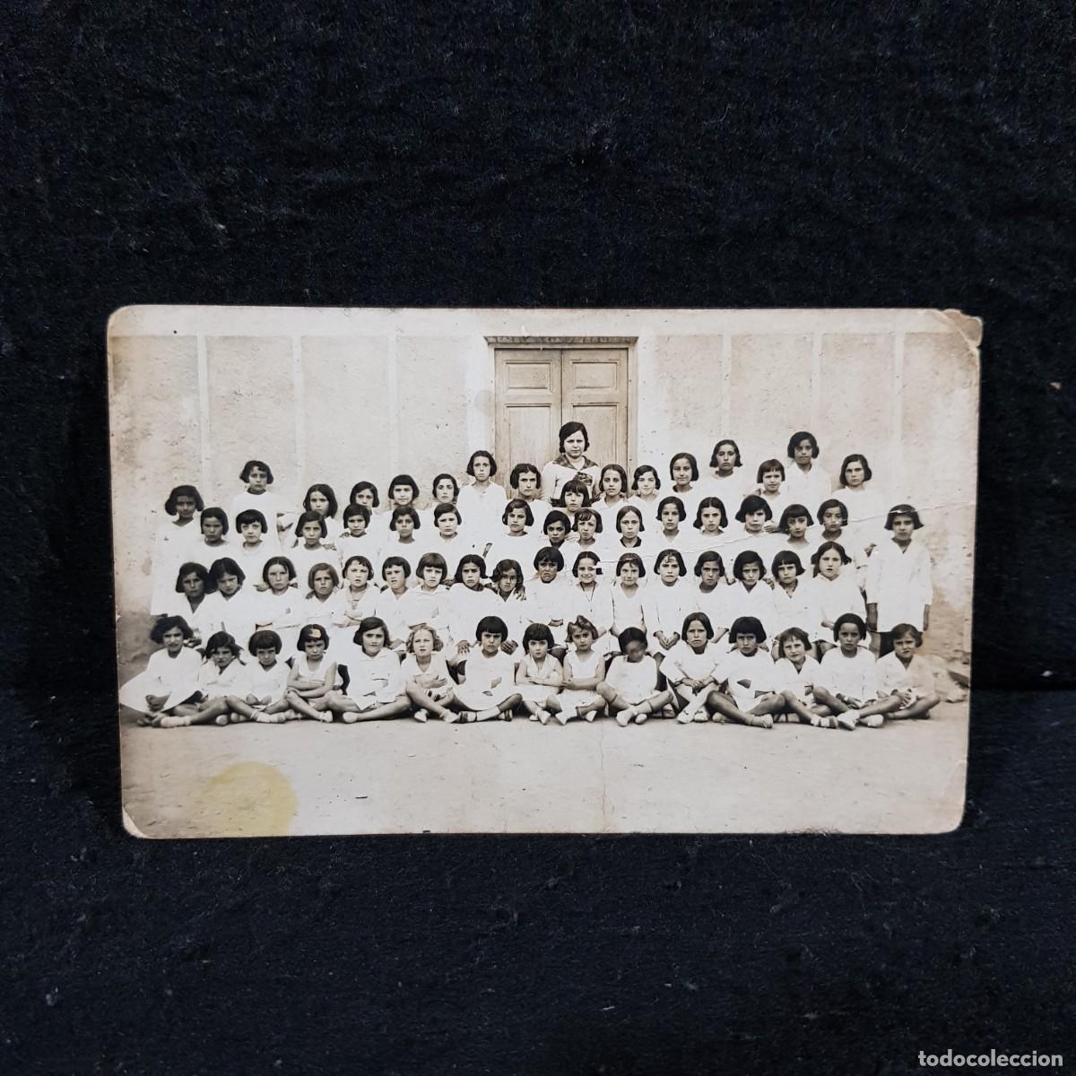 Fotografia antica: FOTOGRAFIA - MAESTRA Y ALUMNOS EN EL PATIO DEL INSTITUTO - C. 1900 / 189