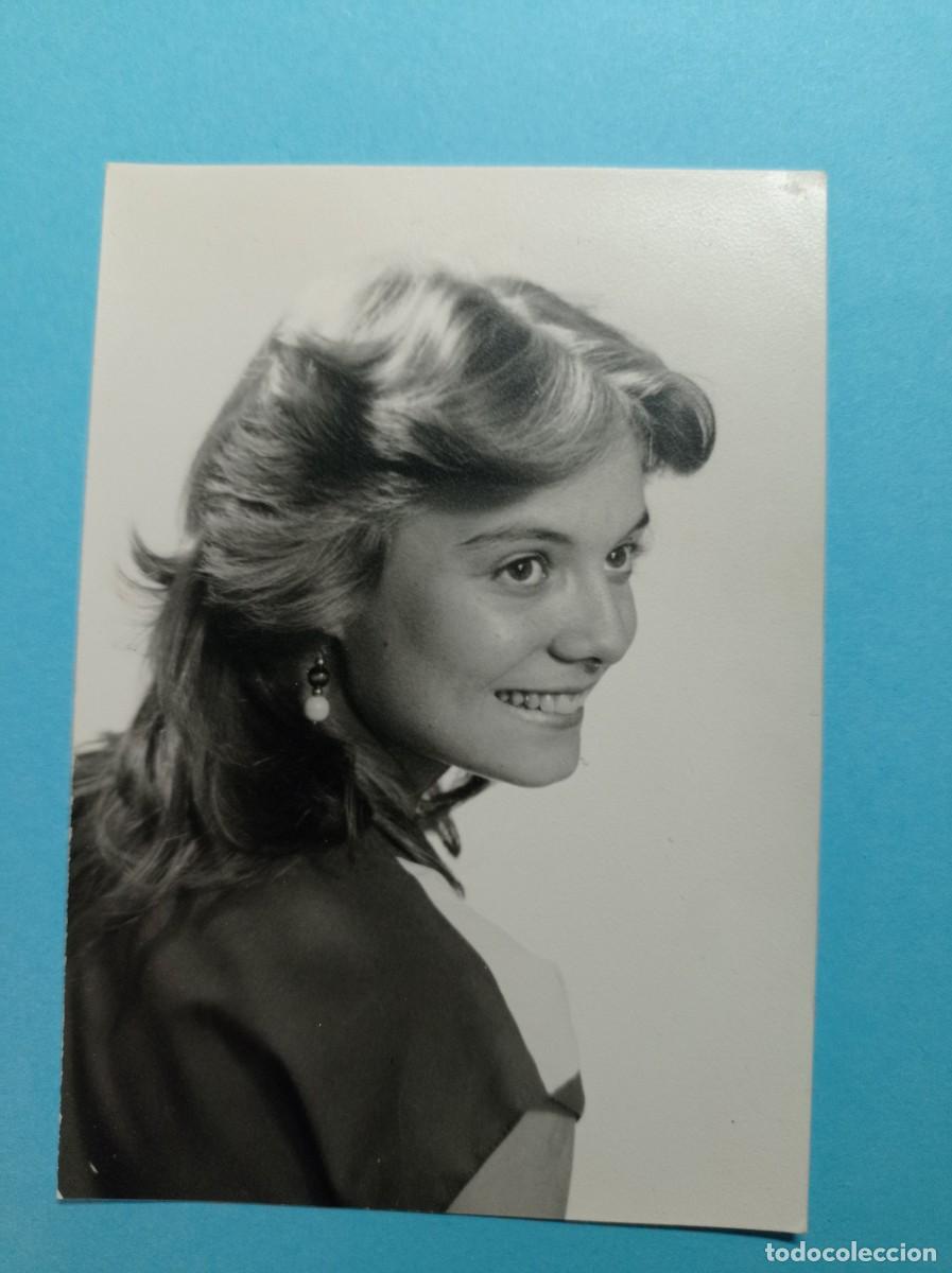 Fotograf&iacute;a antigua: FOTOGRAF&Iacute;A DE CHICA JOVEN ATRACTIVA TRES CUARTOS SONRIENDO, PENDIENTE PERLA. VER ++++