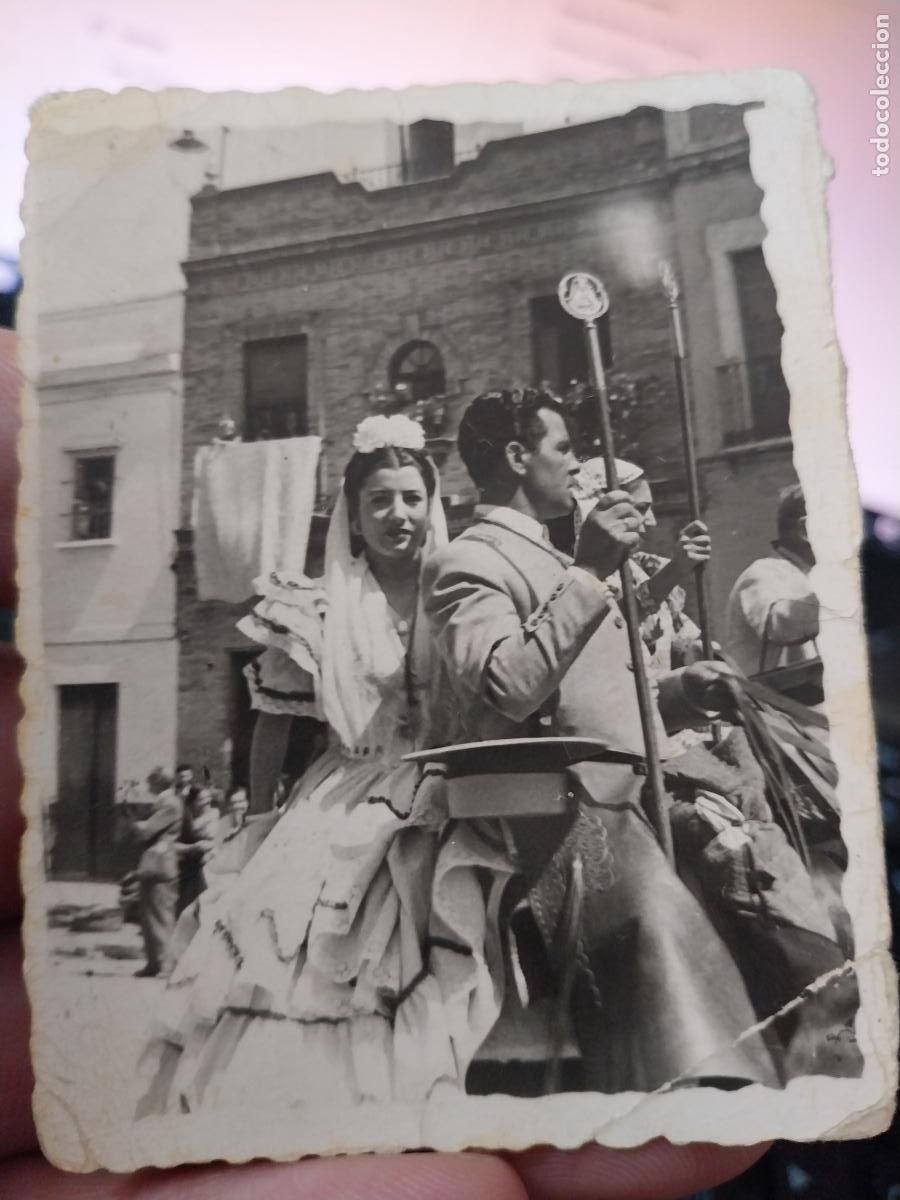 Fotograf&iacute;a antigua: PAREJA TRAJE REGIONAL ANDALUZ A CABALLO FOTO PARTICULAR 7,8 X 5,8 CM A&Ntilde;OS 50