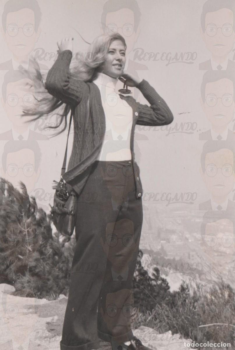 guapa chica joven rubia con el pelo al viento - - Compra venta en  todocoleccion