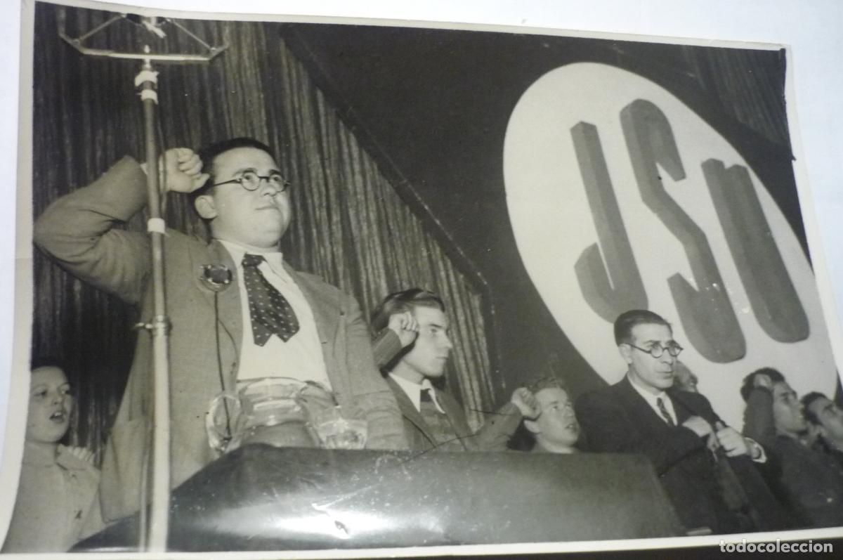 Fotograf&iacute;a antigua: foto 18 x 12 aprox.politica prensa.-santiago carrillo conmemoracion 1&ordm; aniv.juventudes socialistas
