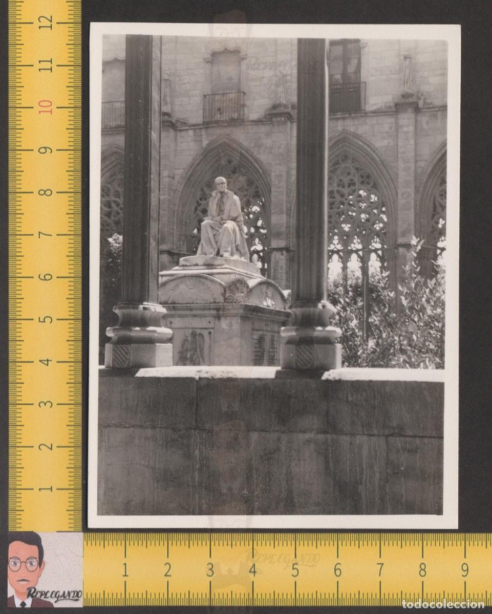 Alte Fotografie: MONUMENTO A JAUME BALMES / CLAUSTRO CATEDRAL DE VIC / FOTO ANTIGUA A&Ntilde;OS 50 / CATALUNYA