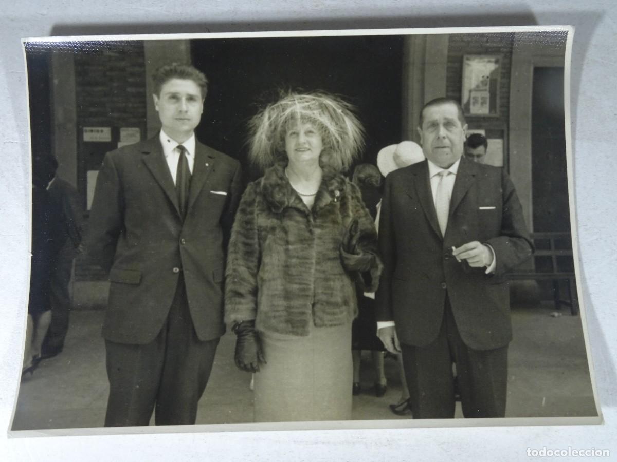 Fotografia antiga: ANTIGUA FOTOGRAF&Iacute;A B/N, FAM&Iacute;LIA POSANDO, CELEBRACI&Oacute;N, VER FOTOS