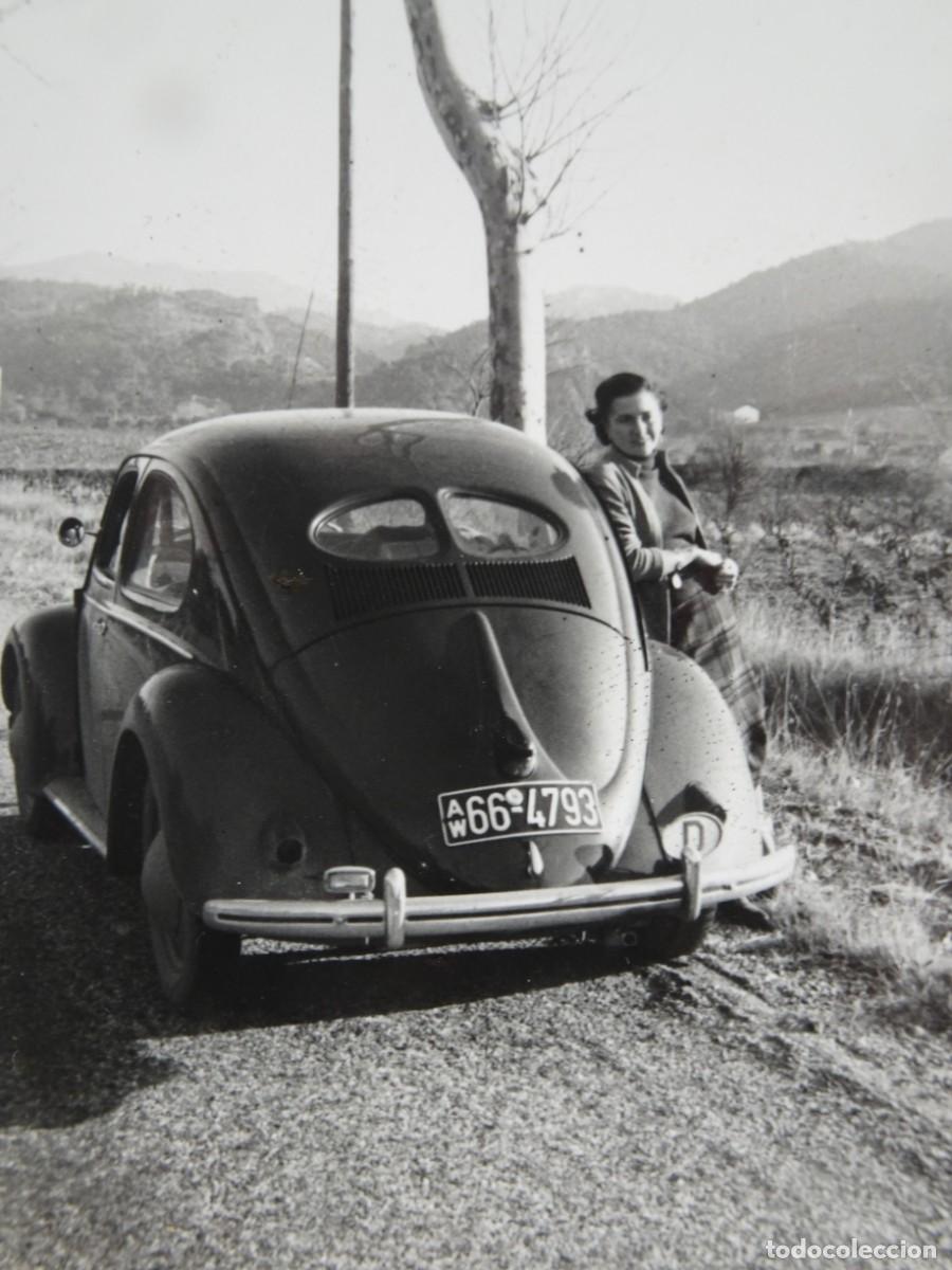 Antique Photography: ANTIGUA FOTOGRAF&Iacute;A , MUJER POSANDO, AUTOM&Oacute;VIL, VOLKSWAGEN ESCARABAJO, BEETLE, VER FOTOS