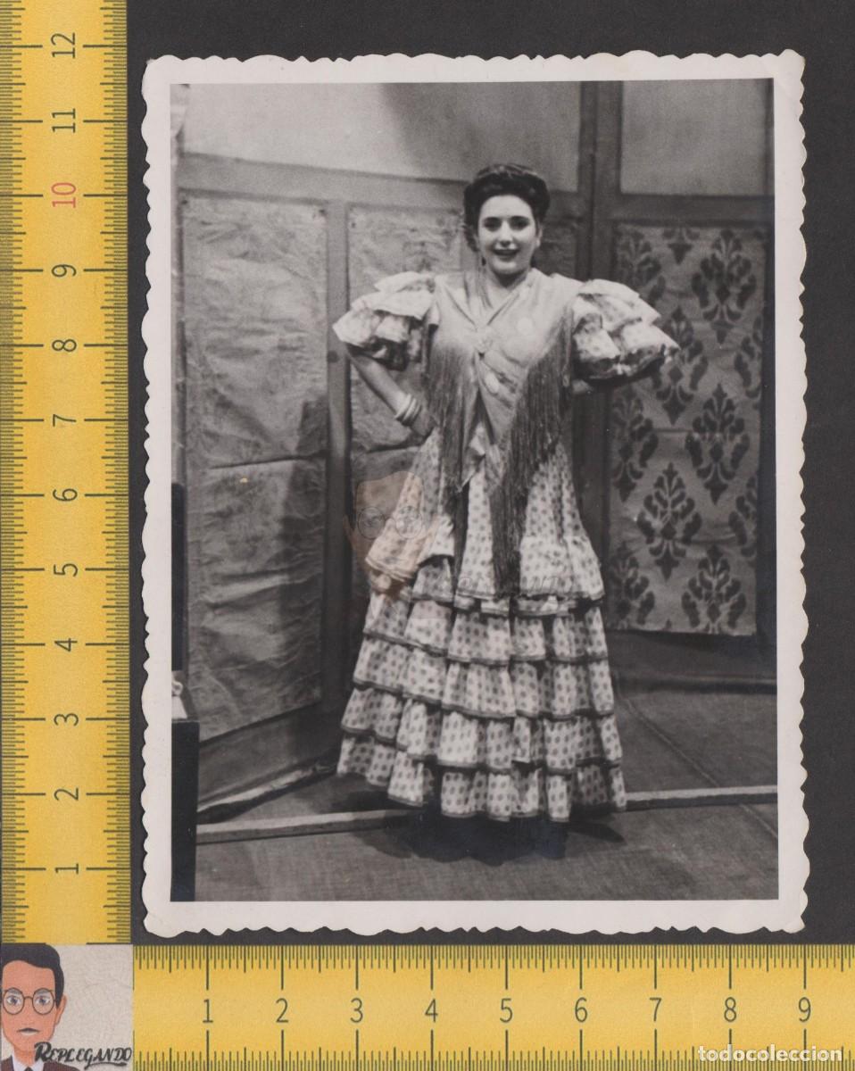 Antique Photography: GUAPA CHICA VESTIDO GITANA ANDALUZ LUNARES MANT&Oacute;N - ESCUELA TEATRO BARCELONA- FOTO ANTIGUA A&Ntilde;OS 50