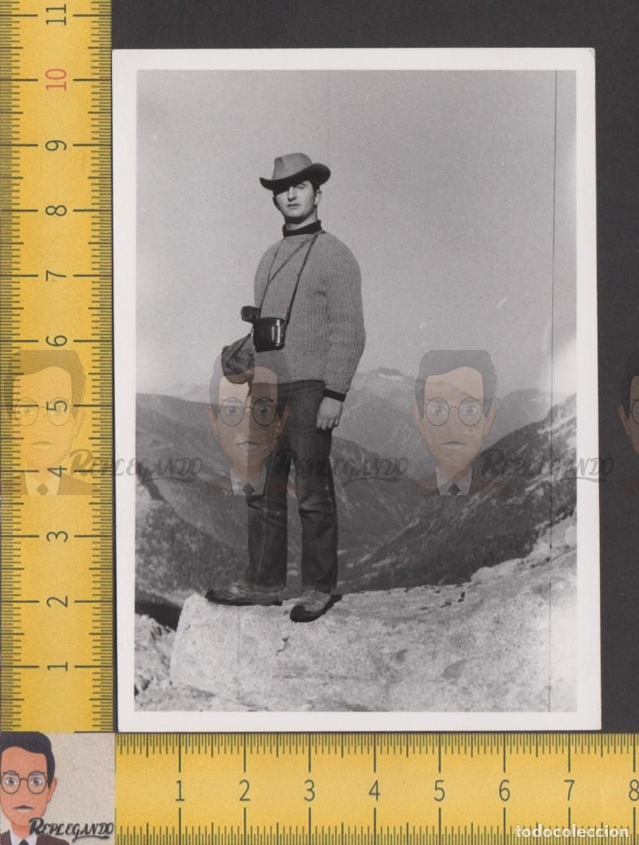 Fotografia antica: GUAPO CHICO JOVEN MONTA&Ntilde;ERO POSA CON SOMBRERO C&Aacute;MARA FOTOS MONTA&Ntilde;A - FOTO ANTIGUA A&Ntilde;OS 60 - LGTB