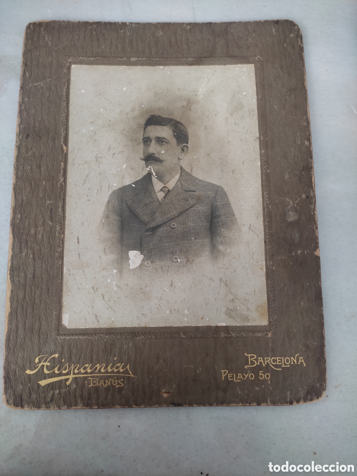 Fotografia antiga: Foto de se&ntilde;or con bigote posando en estudio foto Hispania Ban&uacute;s barcelona