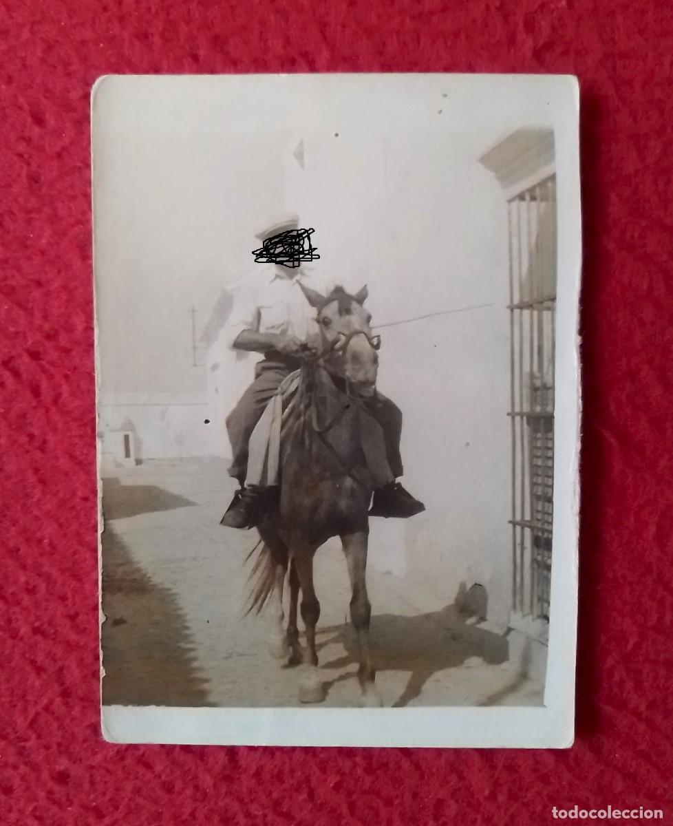Alte Fotografie: ANTIGUA FOTOGRAF&Iacute;A FOTO OLD PHOTO HOMBRE CON GORRA MONTADO A CABALLO MAN RIDING A HORSE CHEVAL...
