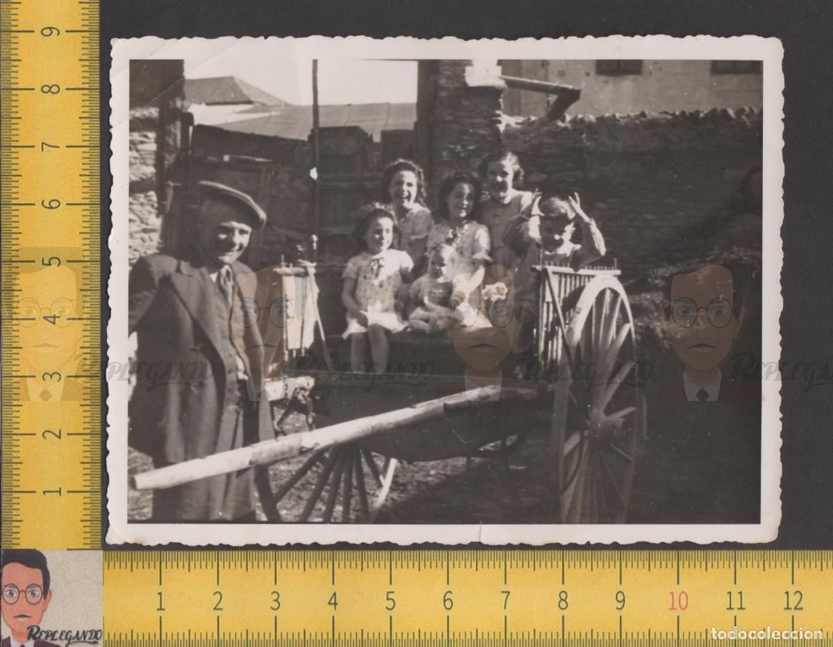 Fotografia antiga: ABUELO Y NI&Ntilde;OS MONTADOS EN CARRO / CARROMATO CARRETA BURRO CABALLO / FOTO ANTIGUA A&Ntilde;OS 50 ESPA&Ntilde;A