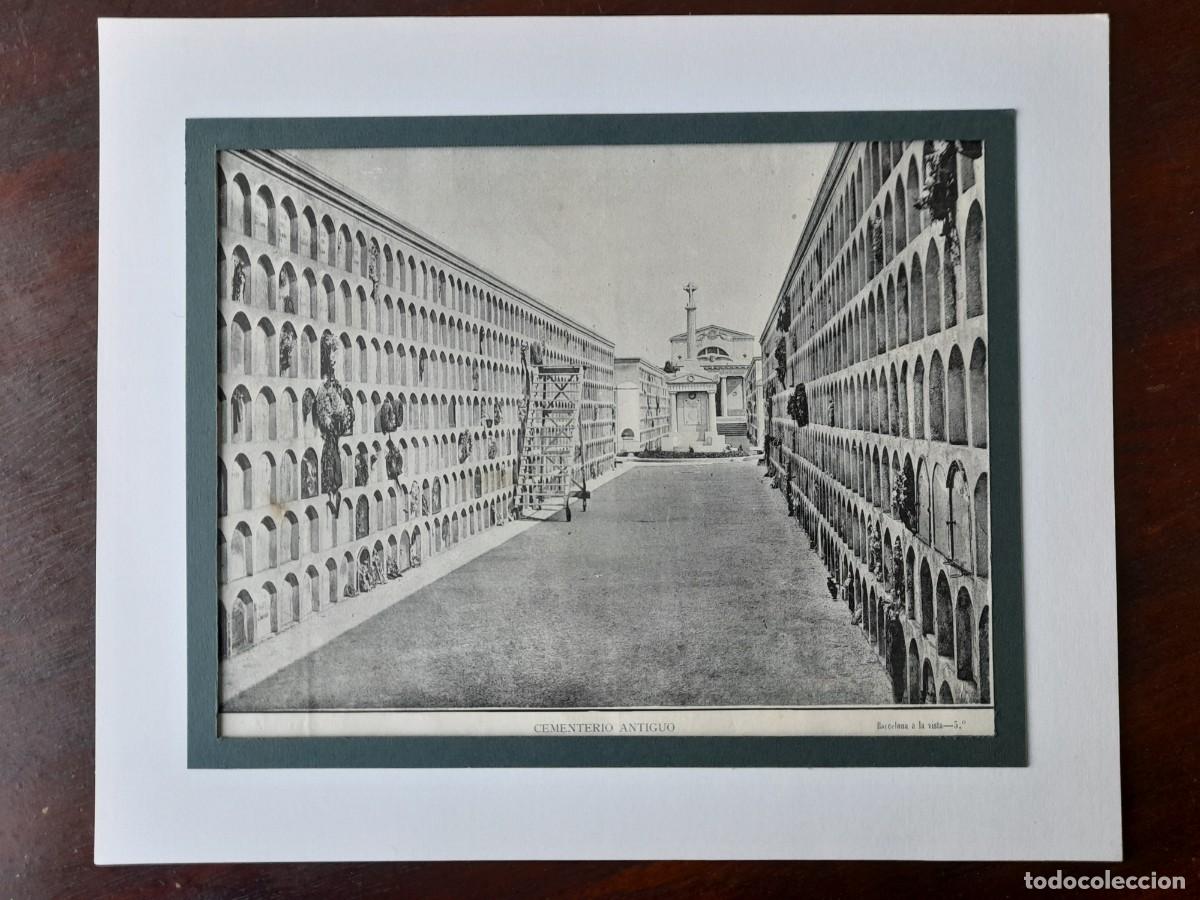 Photographie ancienne: Fotograf&iacute;a monument victimes epidemia 1821 antic cementiri de Barcelonaa a finals del XIX