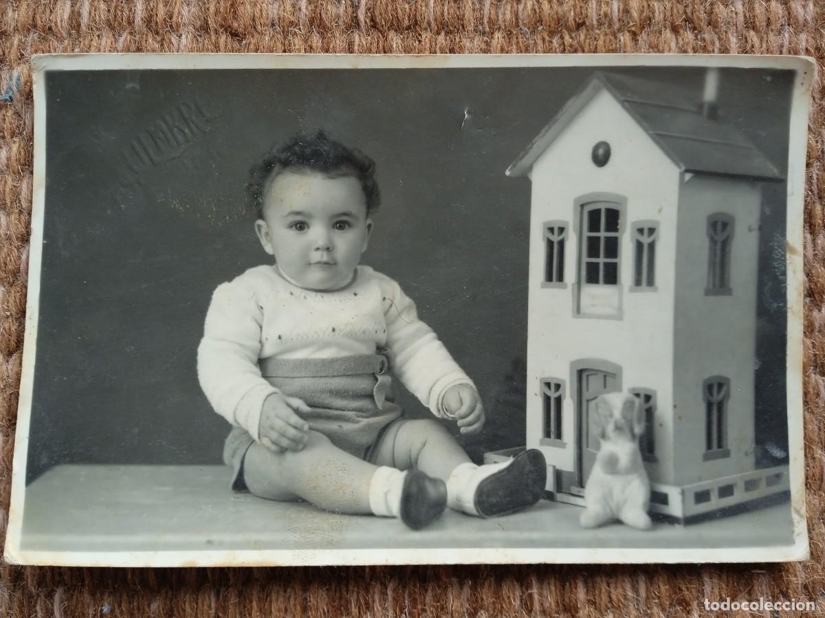 Alte Fotografie: ELCHE - FOTO ESQUEMBRE - NI&Ntilde;A CON CASA DE MU&Ntilde;ECAS