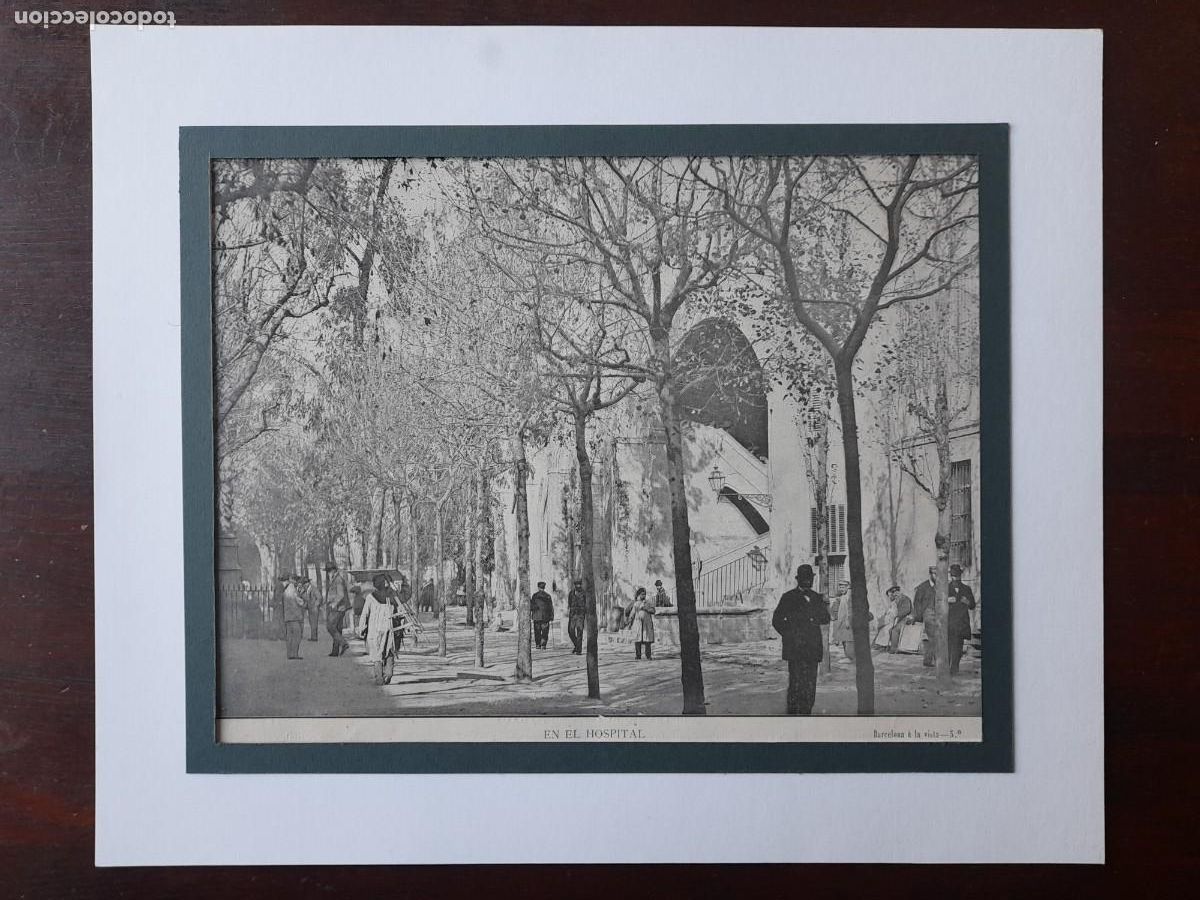 Fotografia antiga: Fotograf&iacute;a Patio en el Hospital de la Santa Creu de Barcelona Ciutat Vella a finals del XIX