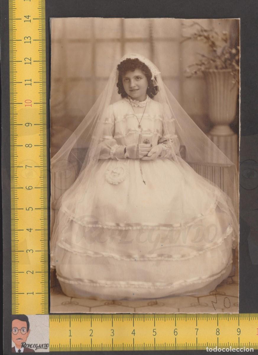 Fotograf&iacute;a antigua: NI&Ntilde;A PRIMERA COMUNION VELO MISAL ROSARIO - FOTO ANTIGUA ESTUDIO A&Ntilde;OS 40/50 - ESPA&Ntilde;A INFANCIA MISA