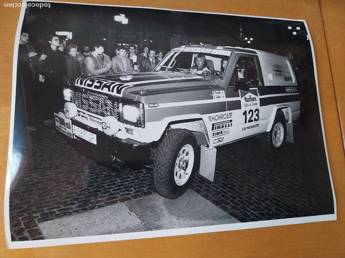 Fotograf&iacute;a antigua: NISSAN RALLY TUNEZ 1986 FOTO PRESS A&Ntilde;OS 80 ORIGINAL 24x17,9cm FOTOGRAFIA