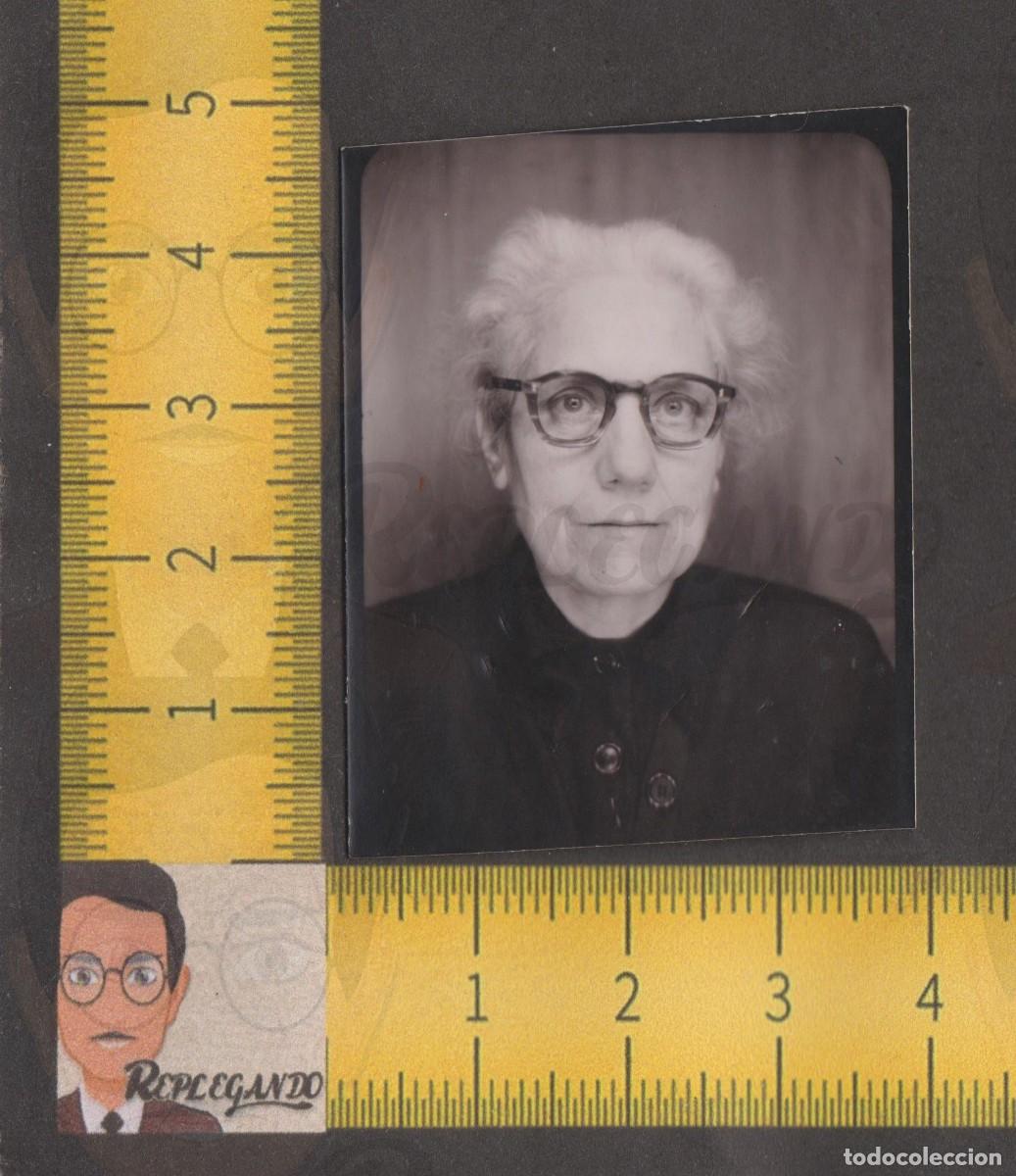 Fotografia antica: FOTOMATON - MUJER PELO BLANCO Y GAFAS DE PASTA - SE&Ntilde;ORA - FOTO ANTIGUA CARNET - PHOTOMATON A&Ntilde;OS 40